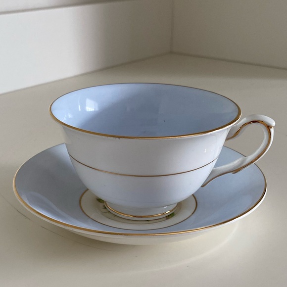 EUC VTG TAYLOR & KENT BONE CHINA BABY BLUE FLORAL TEACUP AND SAUCER - Picture 6 of 9